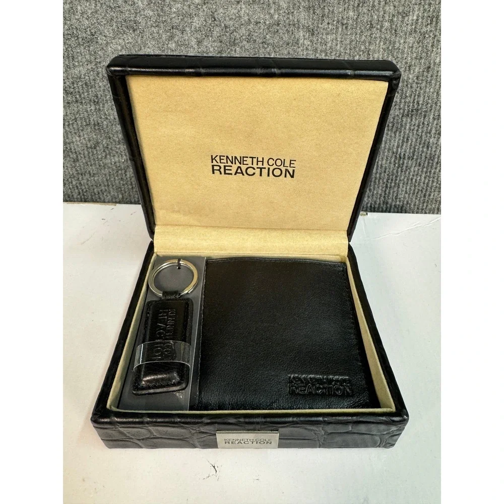 NWB Kenneth Cole Reaction Mens Genuine Leather Passcase Wallet & Key Fob Set